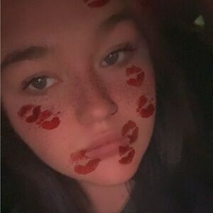 Meet your Posher, Anika